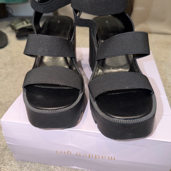 Madden Girl Black Chunky Platform Strappy Sandals - Picture 5 of 10